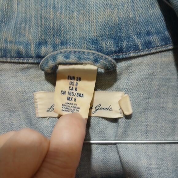 H&M Denim Jean Jacket Womens 8 Trucker 100% Cotton Light Acid Wash Distressed - Picture 8 of 9